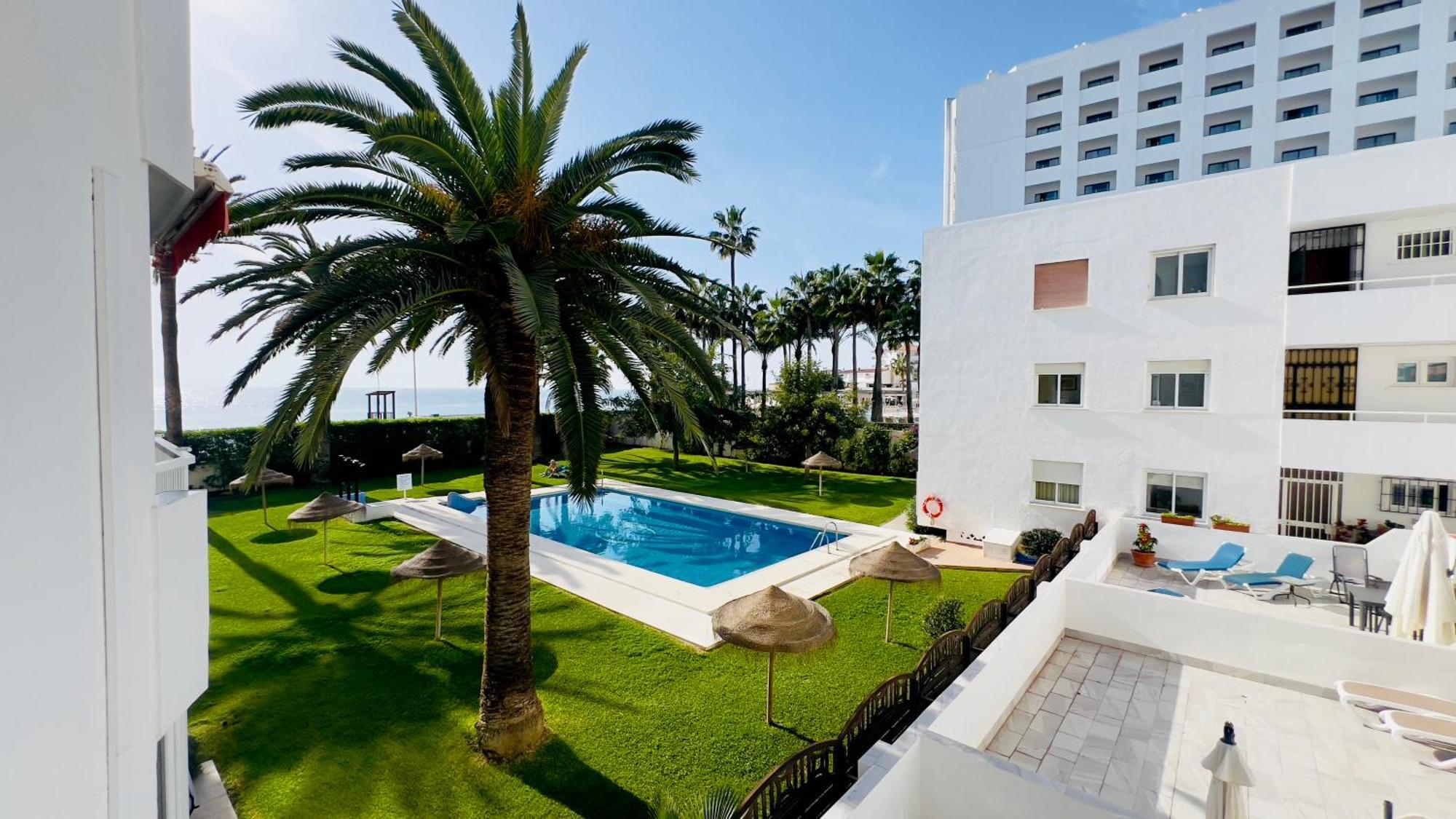 Torresol Sea View Lägenhet Nerja Exteriör bild